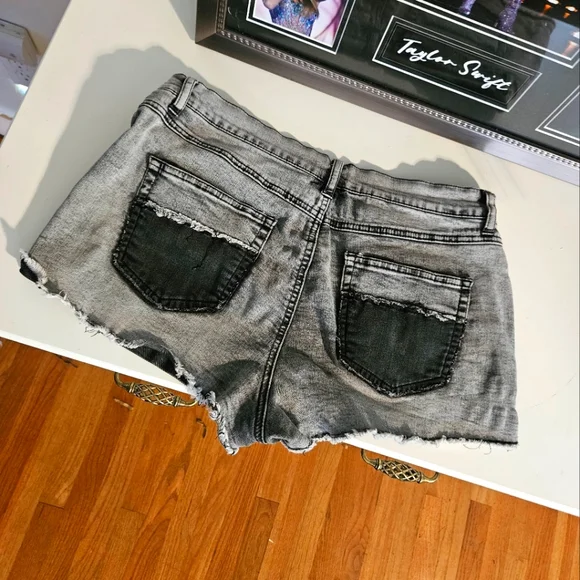 Vanilla Star Jean shorts Size 13 - Picture 1 of 5